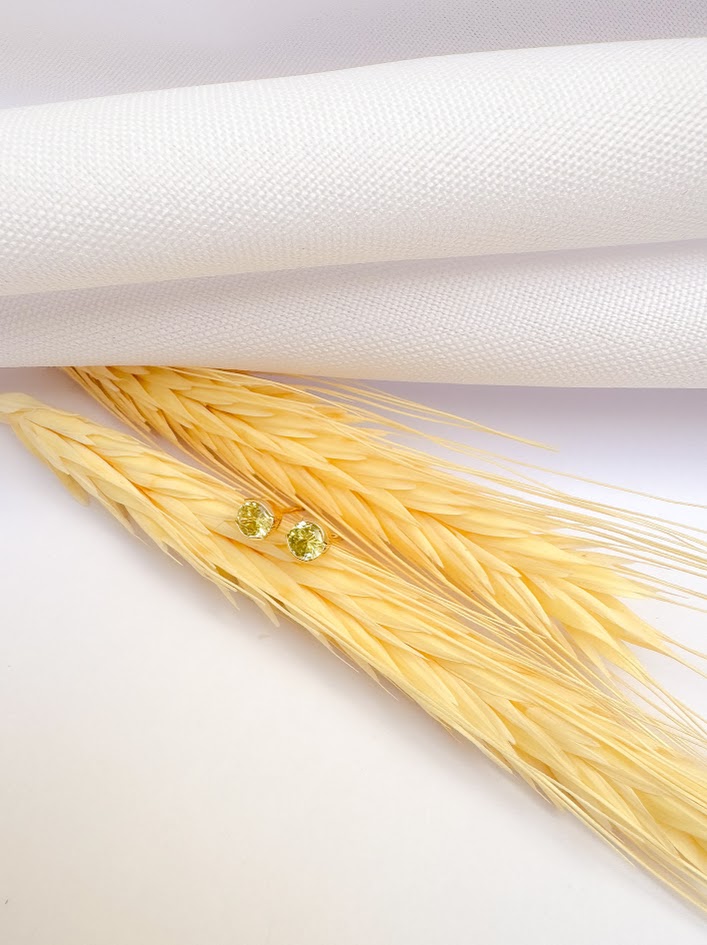 Brinco Ponto de Luz Verde Claro Banho Dourado - Imagem 3