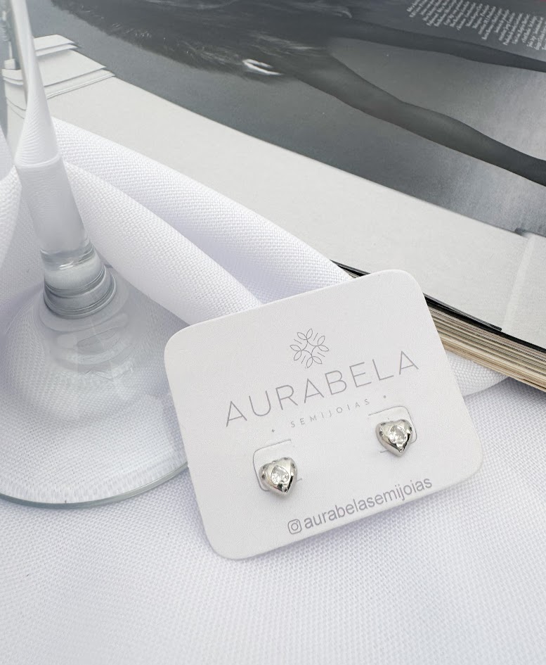 Brinco Mini Coração com Zircônia Banho Branco